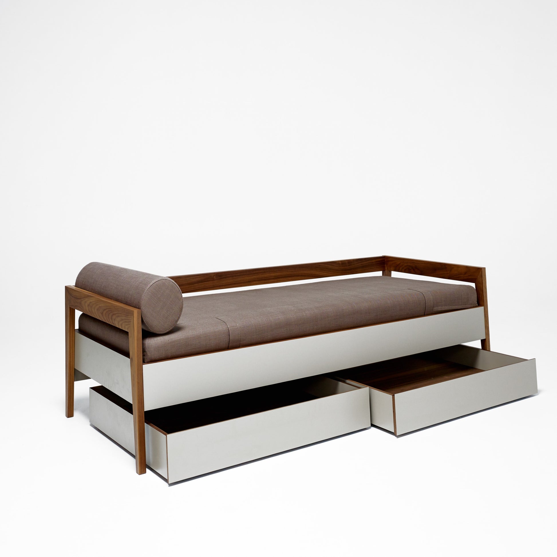 Tagesbett MINT DAYBED Walnuss vom lettischen Hersteller Mint Furniture