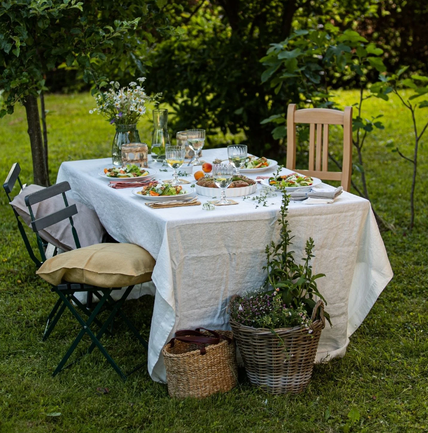 Leinentischdecke des litauischen Herstellers Linen Tales